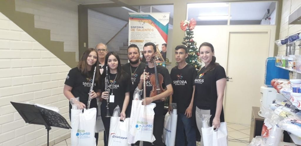 Programa Sinfonia de Talentos faz apresentação na Cristalcopo!